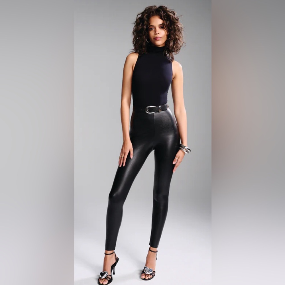 Commando Faux Leather Legging in Black Size XL